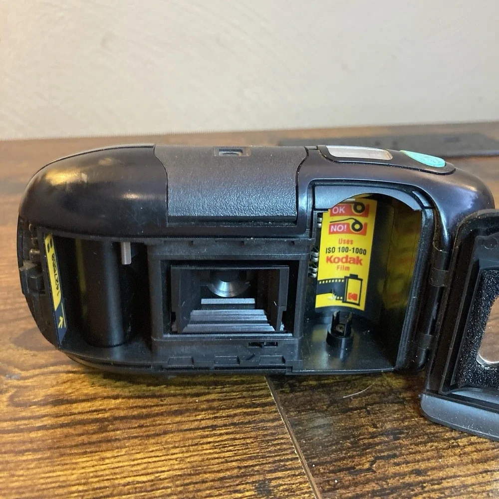 Kodak Cameo Motordrive 35mm Film‎ Camera Point And Shoot With Flash WORKING